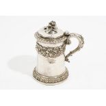 A George IV silver tankard, by Edward, Edward Junior, John & William Barnard, London 1829,