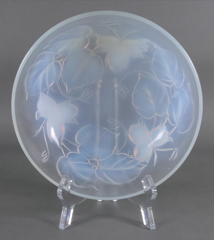 An Etling France 151 opalescent glass bowl, moulded with flowers and leaves, 20cm diameter. - Image 2 of 6