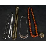 A small collection of jewellery, compris