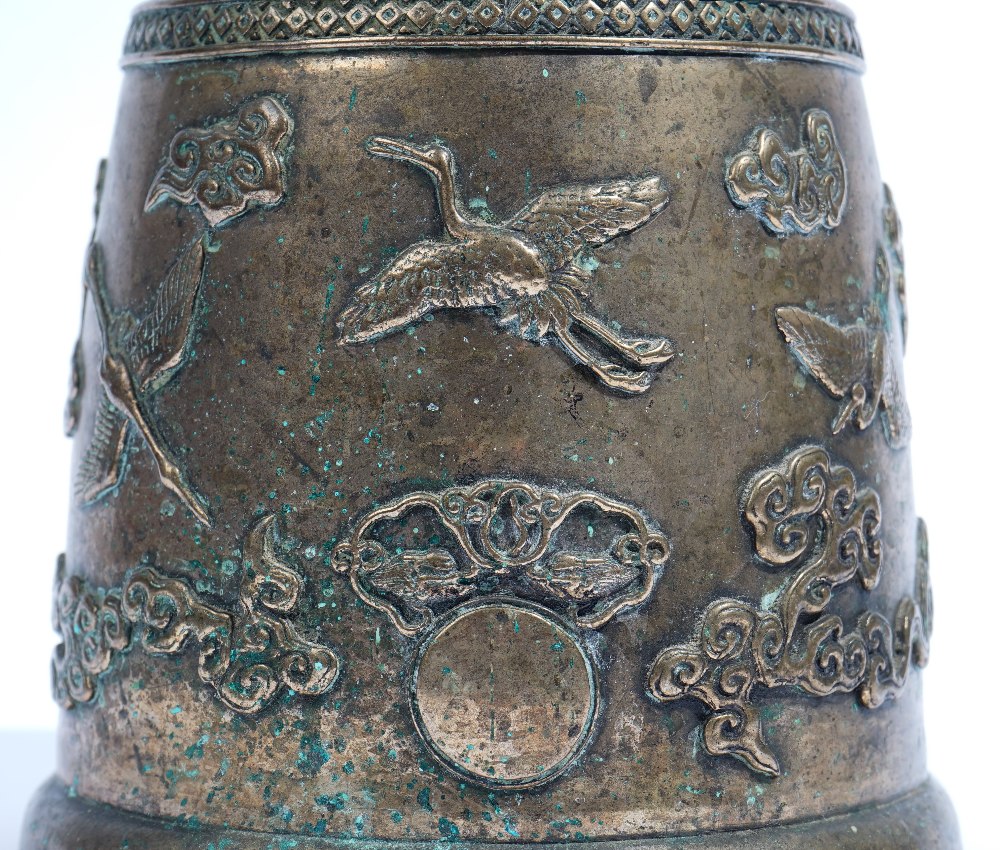 A Chinese bronze bell, 19th/20th century, - Image 5 of 11