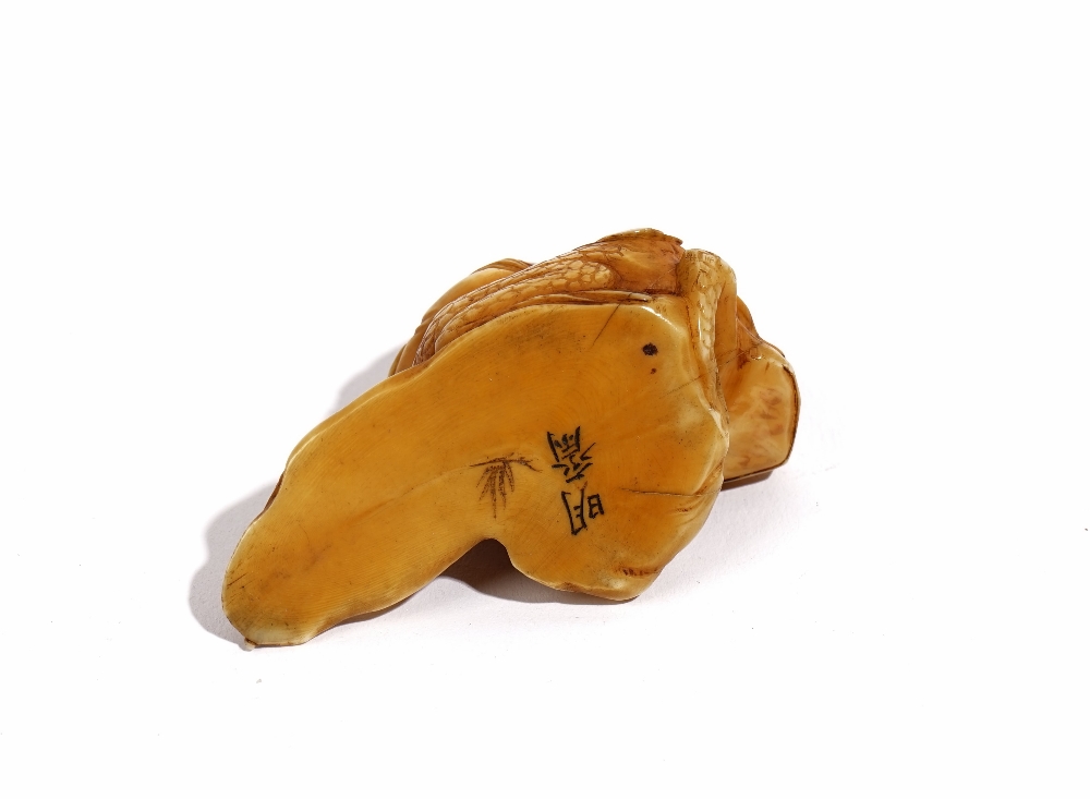 A Japanese ivory okimono of Ashinaga and Tenaga with a crab, Meiji period, - Image 4 of 6