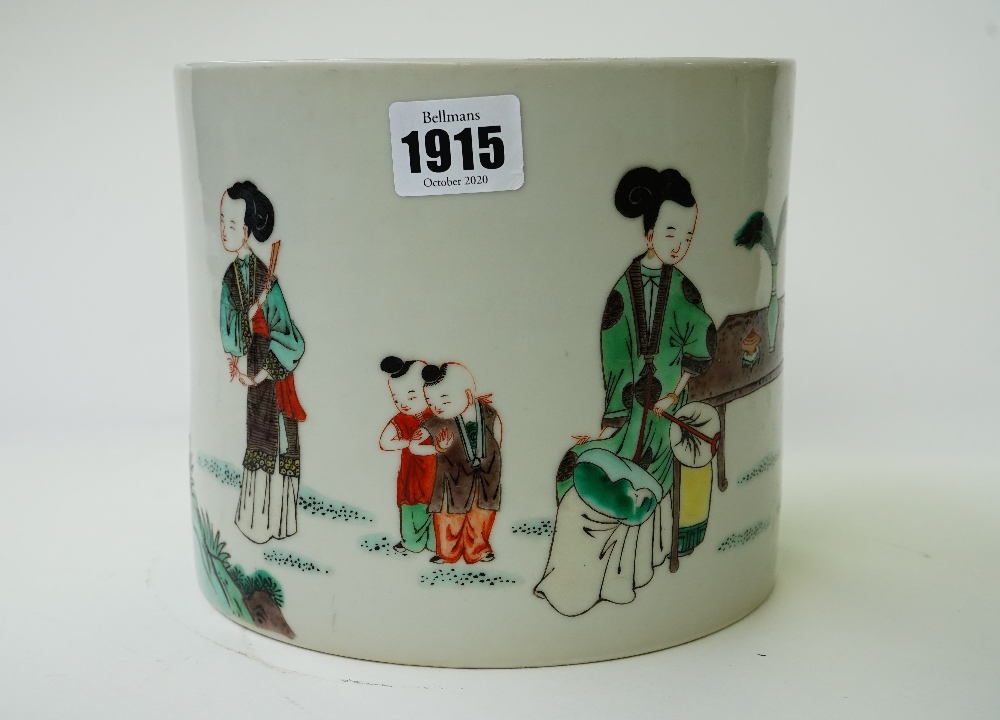 A Chinese famille-verte cylindrical brush pot. - Image 7 of 10