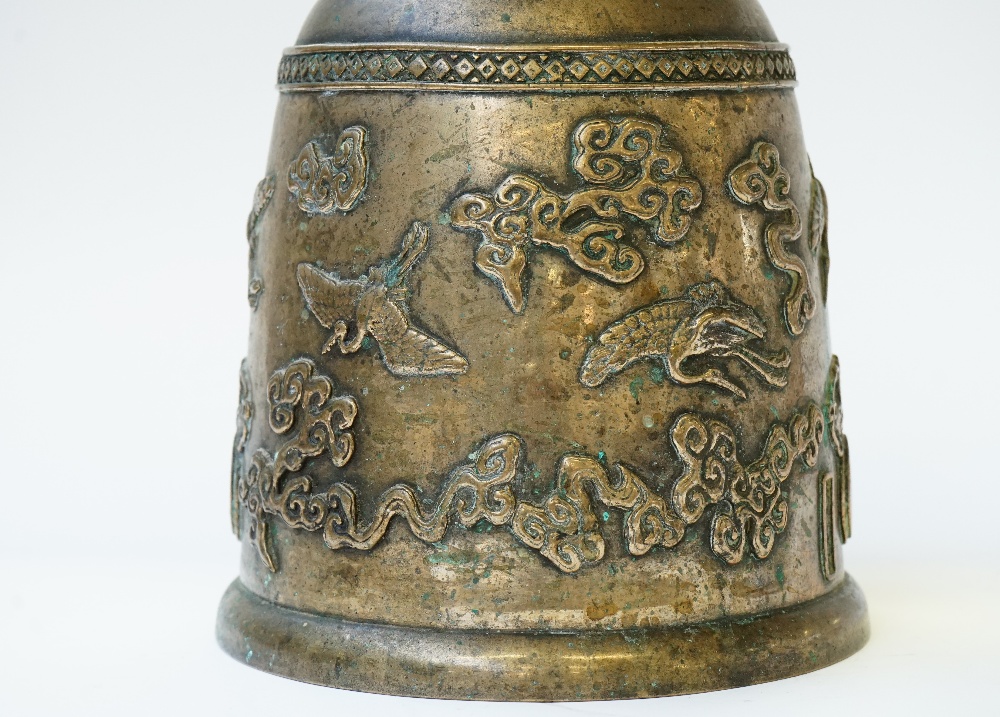 A Chinese bronze bell, 19th/20th century, - Image 6 of 11