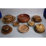 A quantity of turned English wood bowls (15).