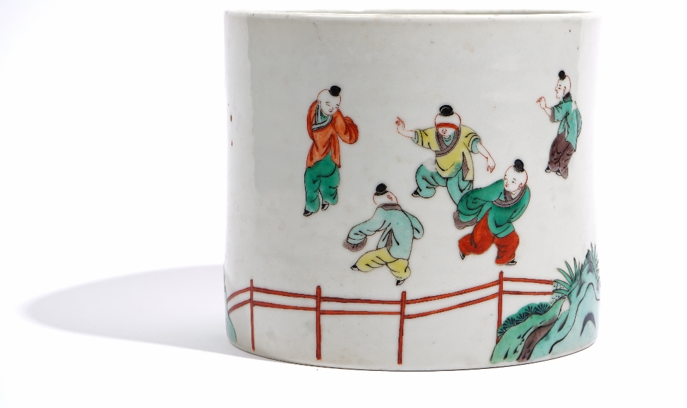 A Chinese famille-verte cylindrical brush pot. - Image 3 of 10