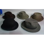 Five men's vintage hats including Lincoln Bennett & Co Ltd, Hill House and Austin Reed (5).