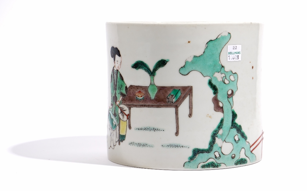 A Chinese famille-verte cylindrical brush pot. - Image 2 of 10