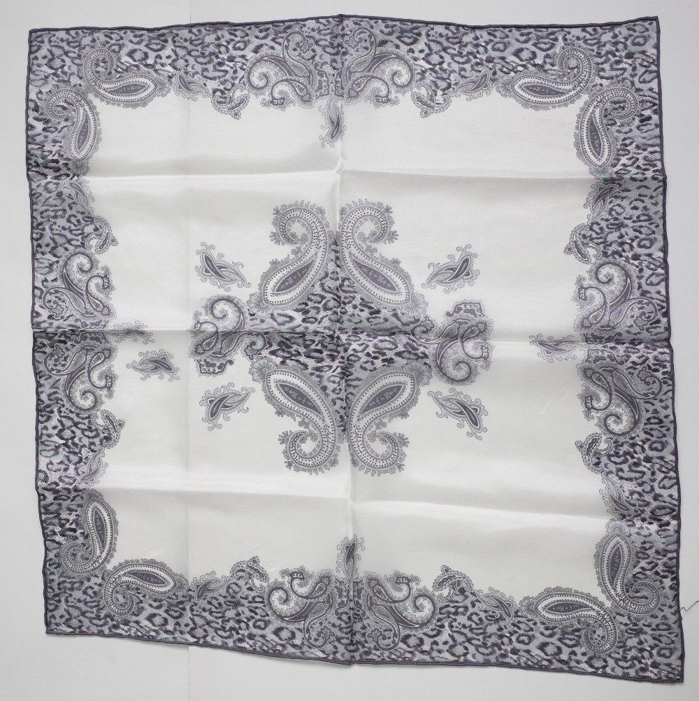 A large collection of twenty-five silk and wool scarves each printed with a paisley design, - Image 23 of 28