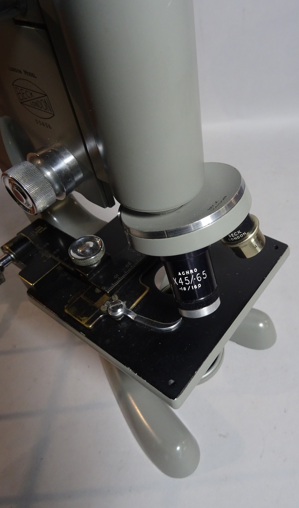 A Beck London Model 47 microscope, in the original fitted case. - Image 7 of 7