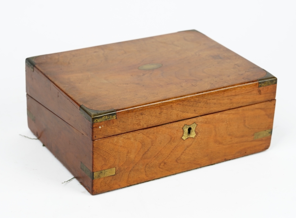A Victorian figured walnut rectangular lift top box, 28cm wide x 15cm high,