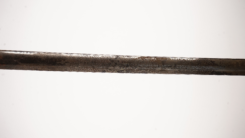 Three swords, comprising; a Victorian British Royal Naval officers sword, - Bild 15 aus 22
