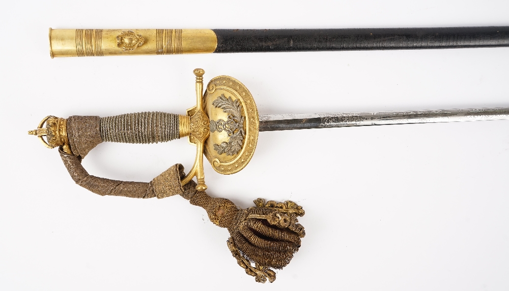Three swords, comprising; a Victorian British Royal Naval officers sword, - Bild 8 aus 22