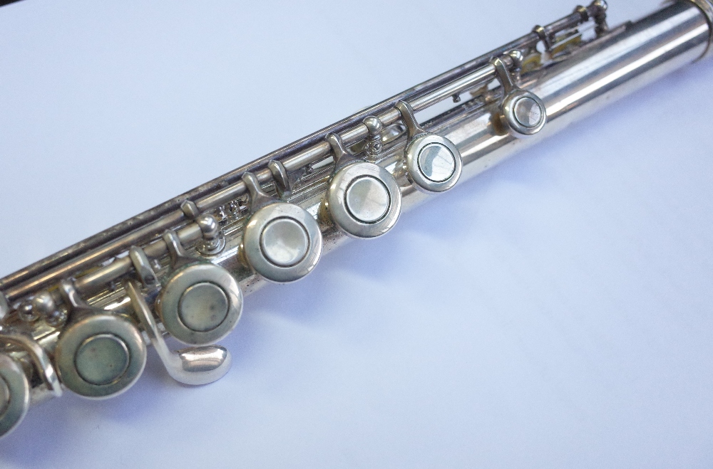 The Miyazawa Flute, Asaka Japan, the flute numbered 13325, MS-95SE, A:442, - Image 5 of 14