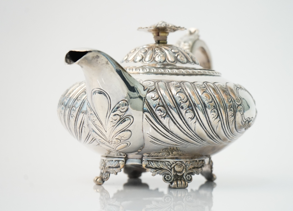 A George IV silver teapot, of compressed circular form, - Image 2 of 5