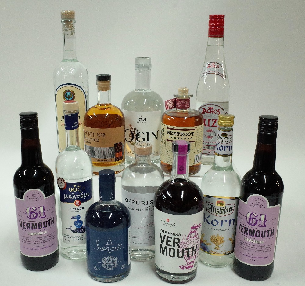 Box 28 - Mixed Spirits Bodega Cuatro Rayas 61 Vermouth (2 Bottles) Zachos Ouzo Isi Doros