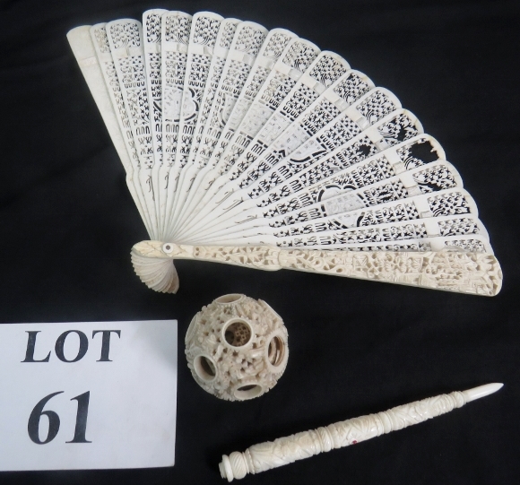 Three items of antique Oriental Ivory, t