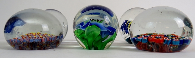 Six good decorative 20th century glass paperweights. - Image 3 of 19