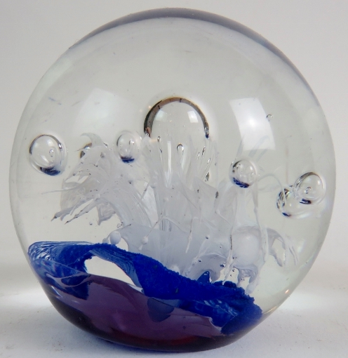 Six good decorative 20th century glass paperweights. - Image 6 of 19