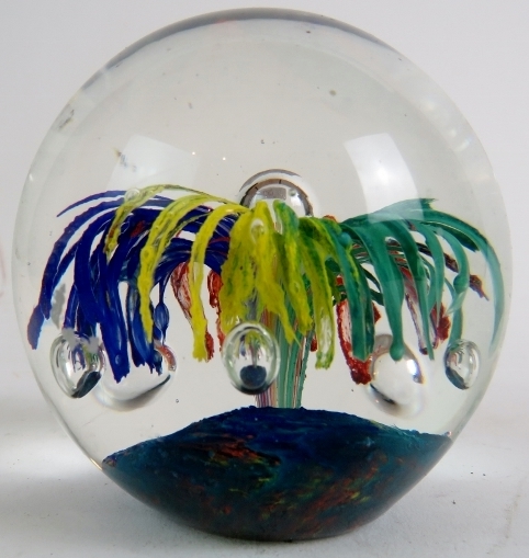 Six good decorative 20th century glass paperweights. - Image 14 of 19