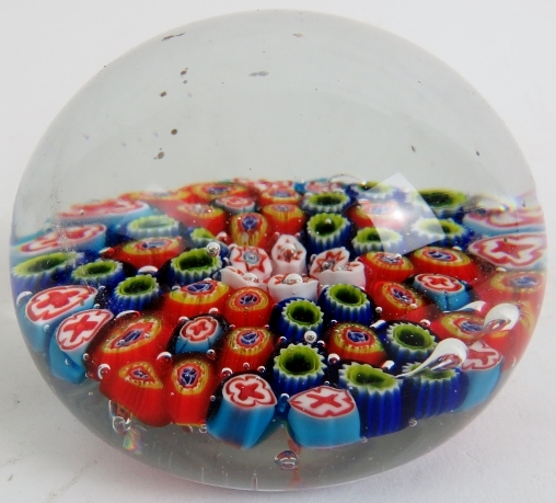 Six good decorative 20th century glass paperweights. - Image 18 of 19