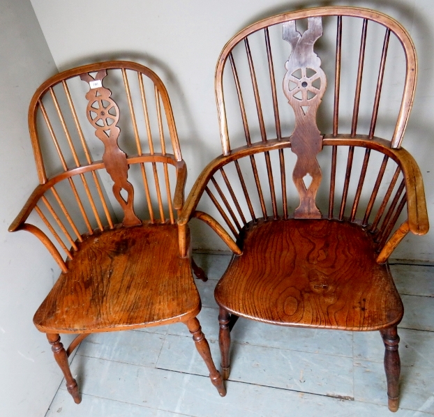 Two 19th Century country oak and elm wheel back armchairs with spindle upright supports over turned - Image 9 of 10