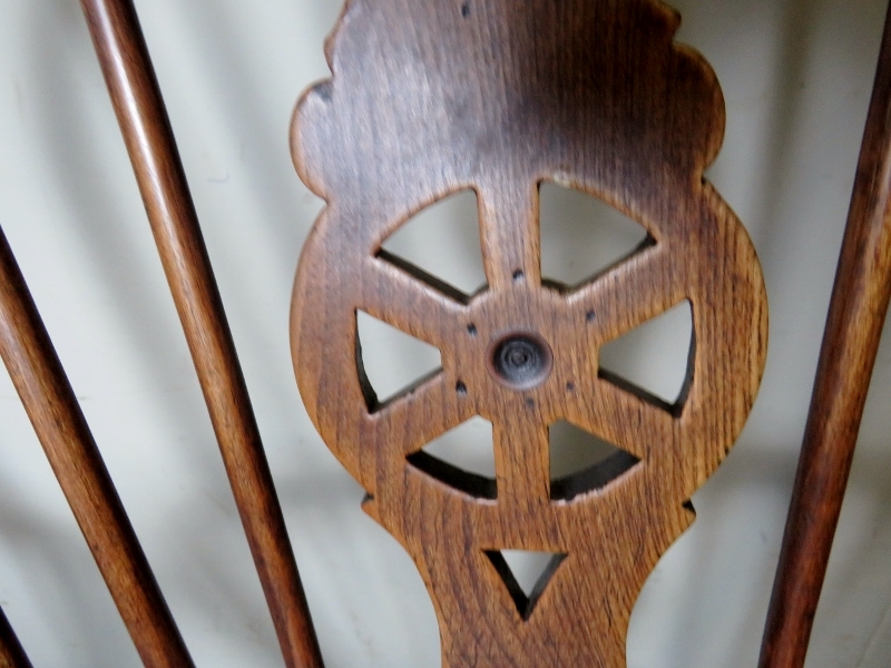 Two 19th Century country oak and elm wheel back armchairs with spindle upright supports over turned - Image 4 of 10