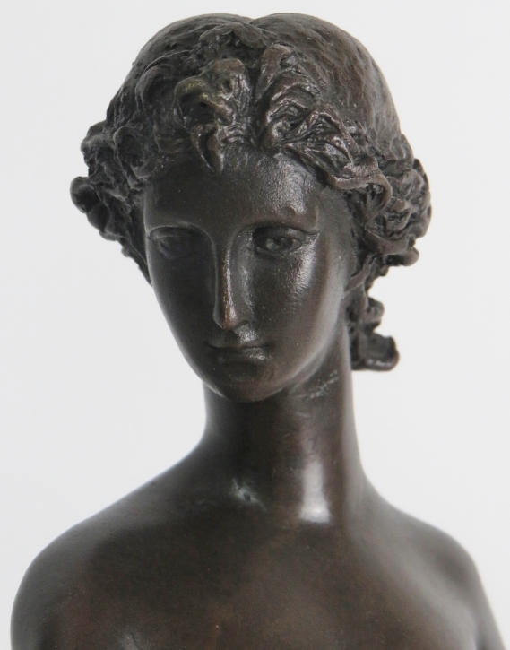 A patinated bronze statue of a female fi - Image 2 of 2