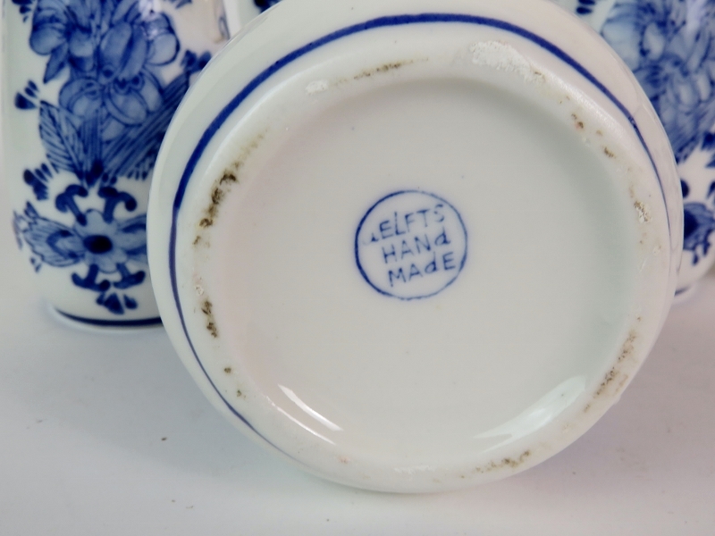 Set of nine Delft blue and white storage jars, each labelled. Tallest: 19cm (9 pieces). - Image 2 of 3