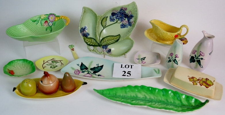 14 pieces of mixed Carlton ware, mid-late Century.