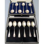 A set of six plain silver coffee spoons, Sheffield 1919, boxed, approx weight 38 grams/1.