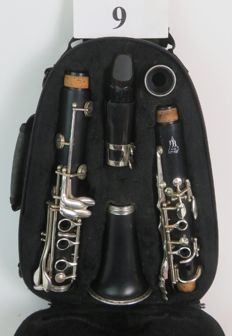 A Trevor .J. James series 5 clarinet in padded case. Condition report: No issues.