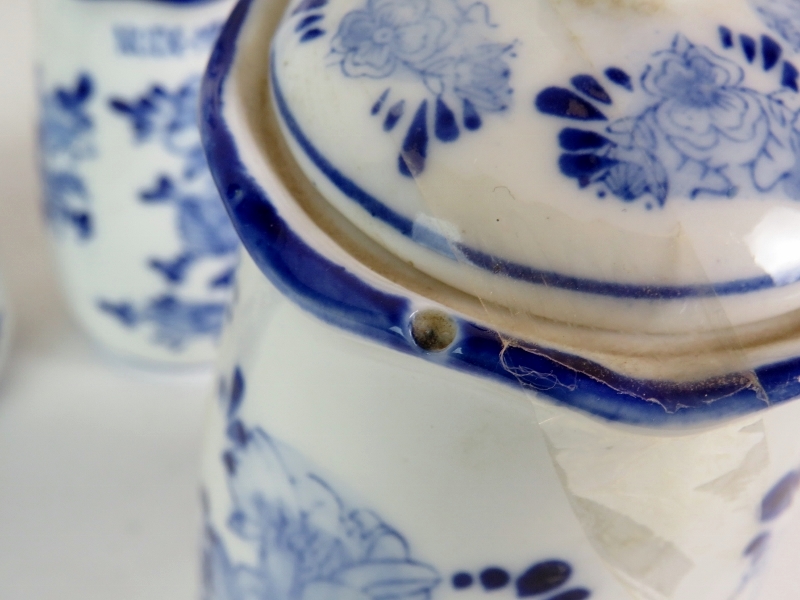 Set of nine Delft blue and white storage jars, each labelled. Tallest: 19cm (9 pieces). - Image 3 of 3