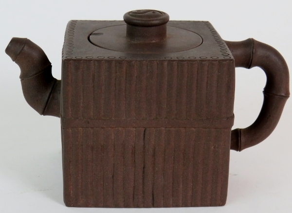 Two Chinese Yixing teapots, one of squar - Image 2 of 11