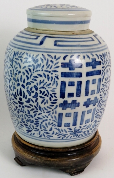 A Kangxi style Chinese porcelain vase wi - Image 4 of 6