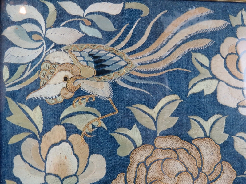 A small Chinese silk panel in glazed frame. - Image 3 of 4