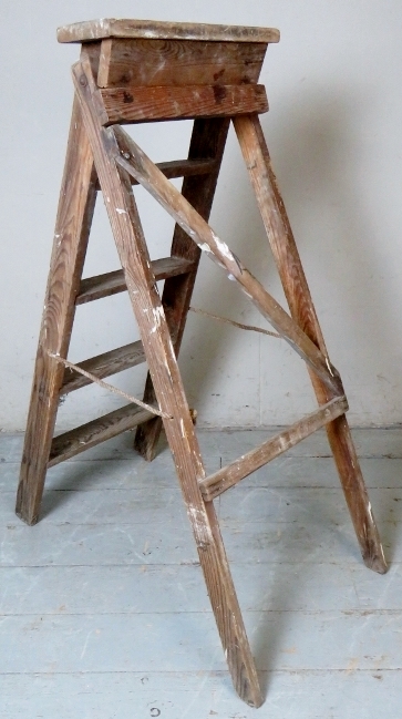 A vintage folding pine step ladder set. Condition report: Lots of character. - Image 2 of 2