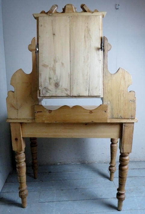 A Victorian pine dressing table with a central mirror to top over two small drawers and having two - Image 2 of 4