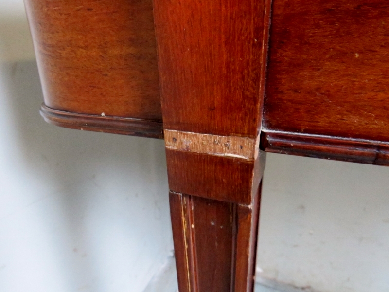 A late 19th century mahogany cutlery table with a lift up top revealing internal fittedlined - Image 6 of 8