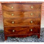 A good quality 19th Century mahogany straight front chest of two short over three long graduated