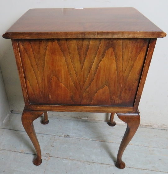 A small pretty walnut side table / bedside with three drawers over cabriole legs. - Image 4 of 4