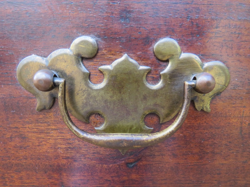 A good quality Georgian mahogany chest on chest with an assortment of three small drawers over - Image 5 of 5