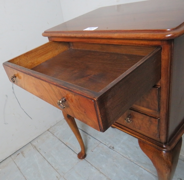A small pretty walnut side table / bedside with three drawers over cabriole legs. - Image 2 of 4