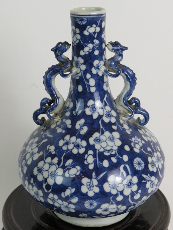 An 18th Century Chinese blue and white b - Image 4 of 9
