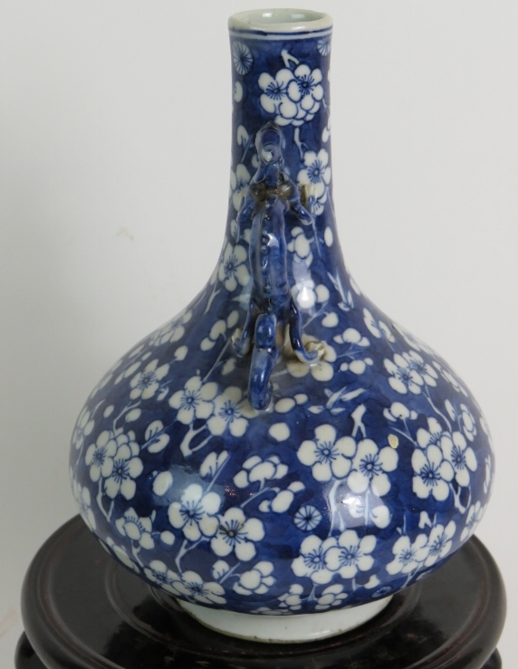 An 18th Century Chinese blue and white b - Image 3 of 9