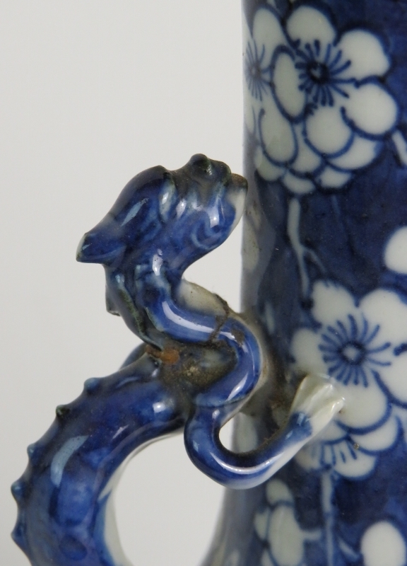 An 18th Century Chinese blue and white b - Image 6 of 9