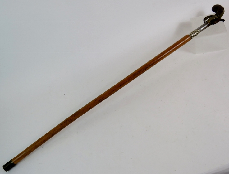 A Malacca walking stick with the handle fashioned from an antique percussion pistol, length: 91cm. - Bild 5 aus 5