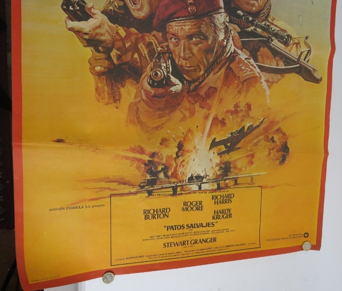 An original 1978 Warner Bros Spanish release movie poster for the film Wild Geese or Patos Salvajes, - Image 3 of 5