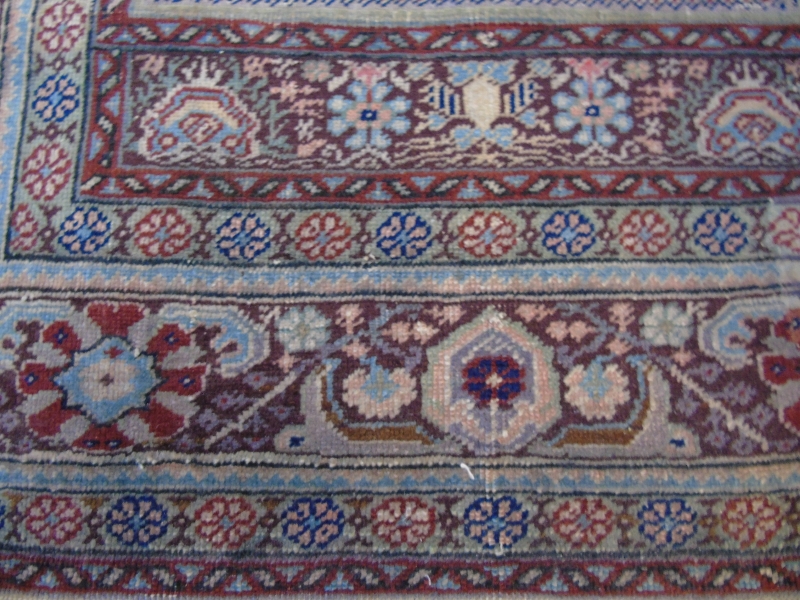 A small Turkish rug early 20's. Approx 140cm x 90cm. Nice antique rug. - Image 4 of 5