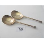A pair of silver seal top spoons, London 1952, makers LAO. Approx weight 91 grams/2.92 troy oz.