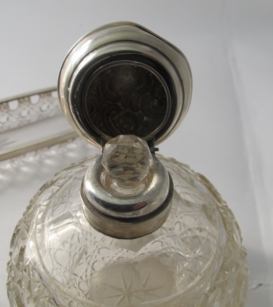 A large hobnail cut scent bottle with hinged silver top and inner stopper, Birmingham 1905, - Image 5 of 5